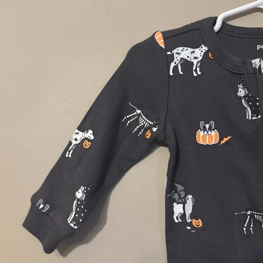 NWT- petit lem Howl-oween Print on Asphalt Sleeper